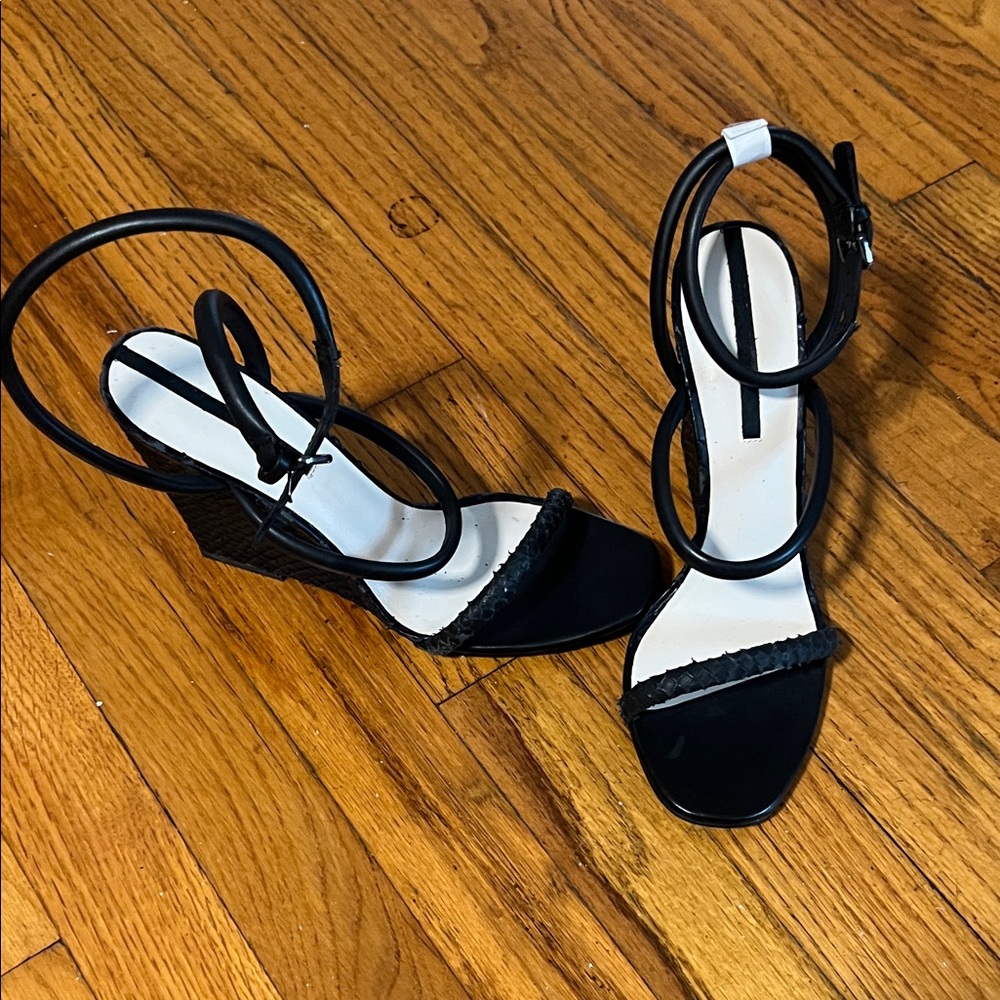 Zara Black Strappy Wedge Sandals